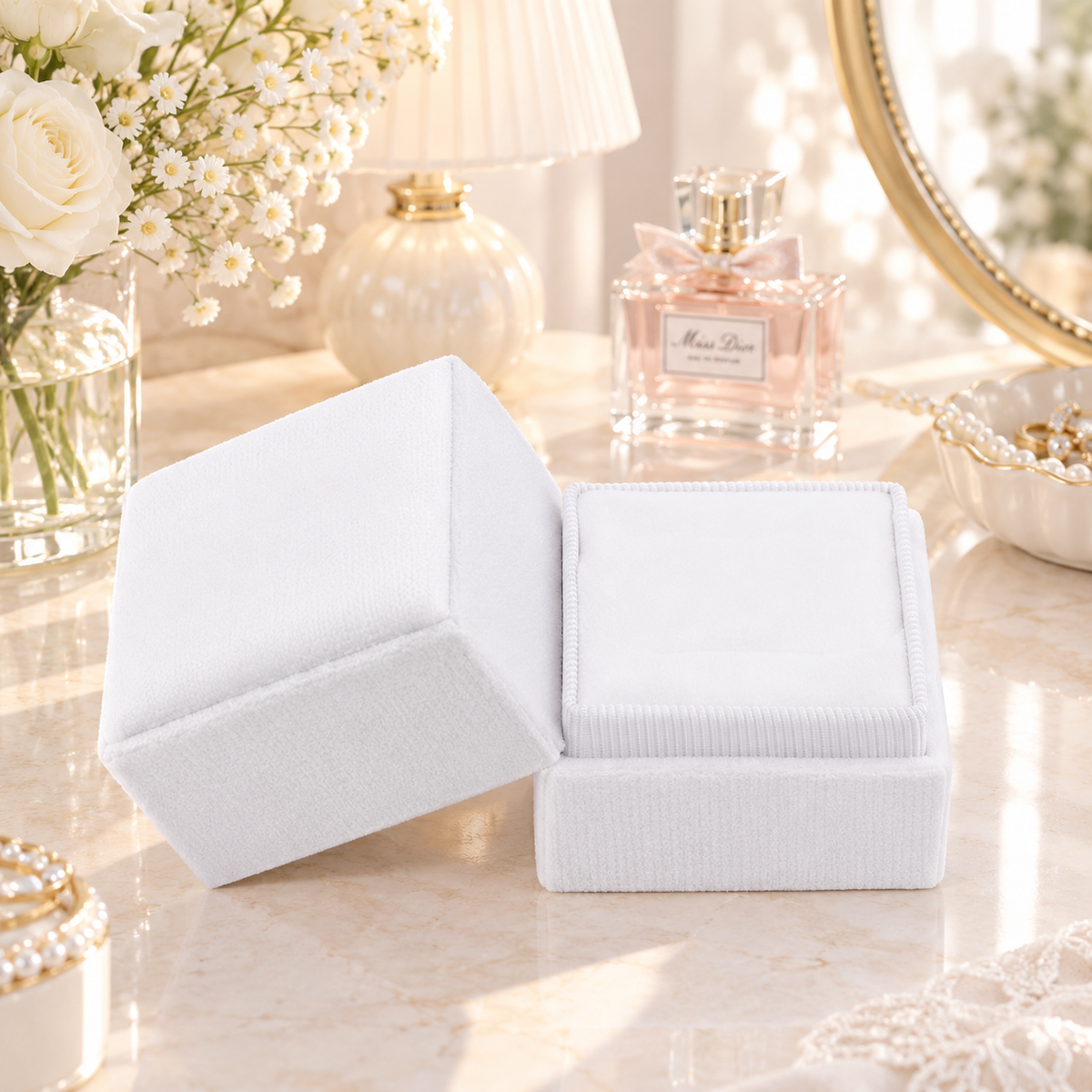 Velvet Square Ring Box